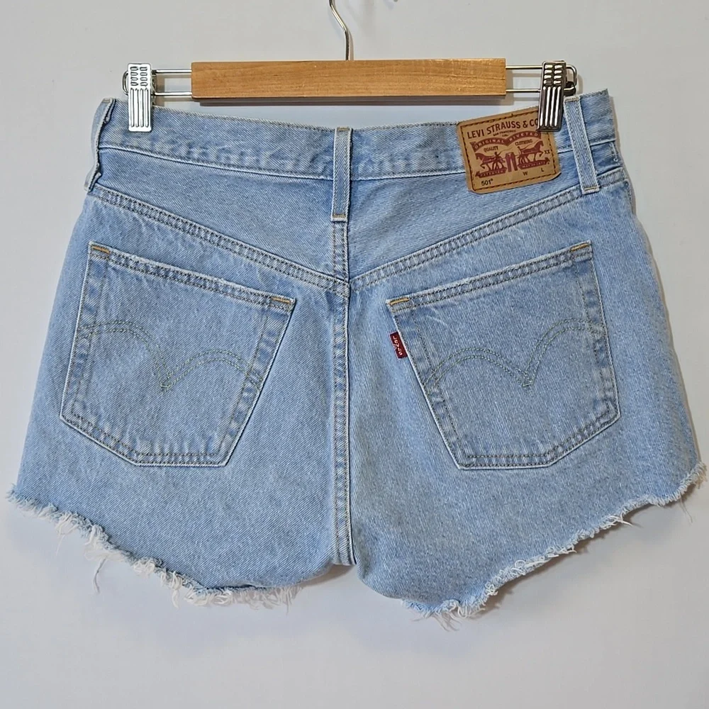 Levi's Premium 501 Original Fit High Rise Jean Shorts‎ Size 28 Light Wash Button
